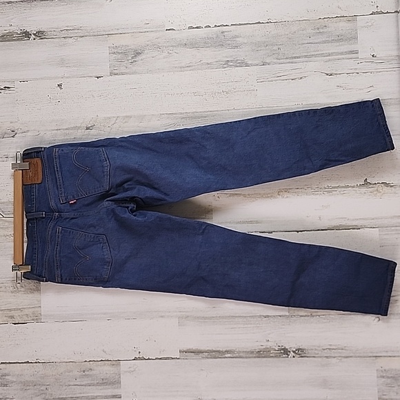 Levi's Premium Wedgie medium wash denim blue jeans button fly 5 pocket Size 25 - Picture 3 of 13